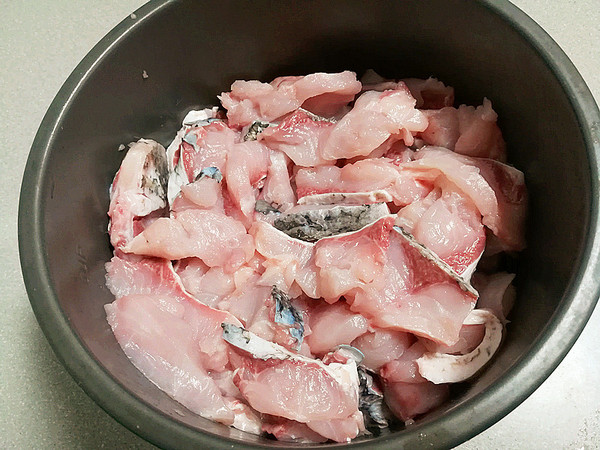 油煎魚片的做法-香辣味炸菜譜-易網健康養生網 油煎魚片的做法-香辣味炸菜譜