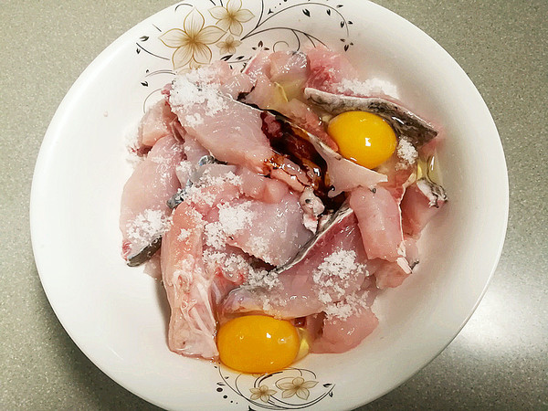 油煎魚片的做法-香辣味炸菜譜-易網健康養生網 油煎魚片的做法-香辣味炸菜譜