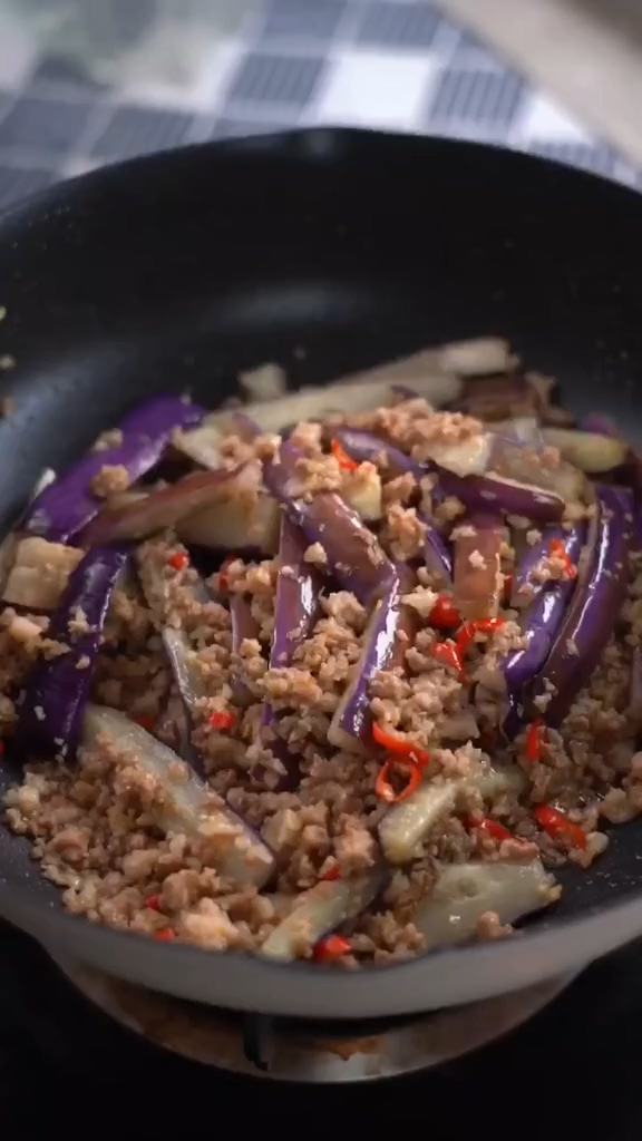 茄子粉絲煲的做法-咸鮮味燉菜譜