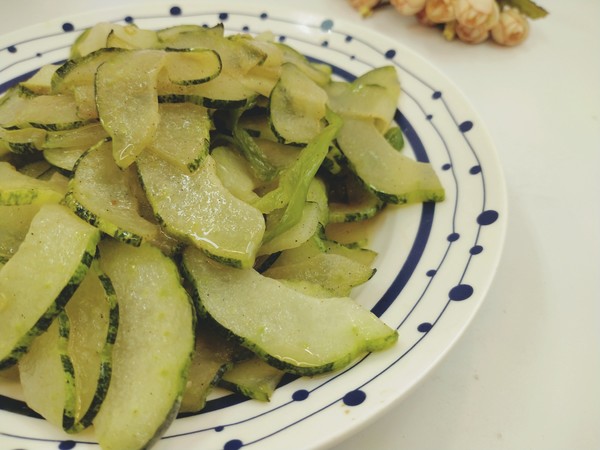 爆炒菜瓜的做法-咸鮮味炒菜譜-易網健康養生網 爆炒菜瓜的做法-咸鮮味炒菜譜
