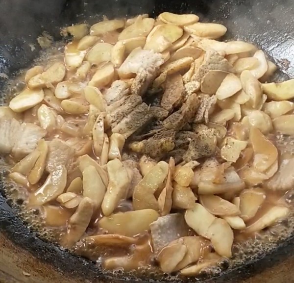 菱角米炒肉的做法-咸鮮味炒菜譜