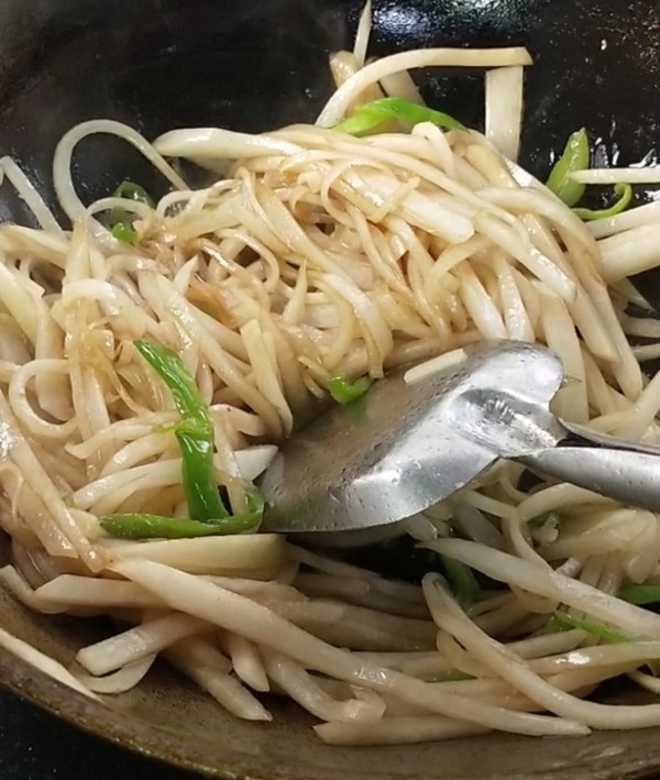 酸辣蘿卜絲的做法-酸辣味炒菜譜