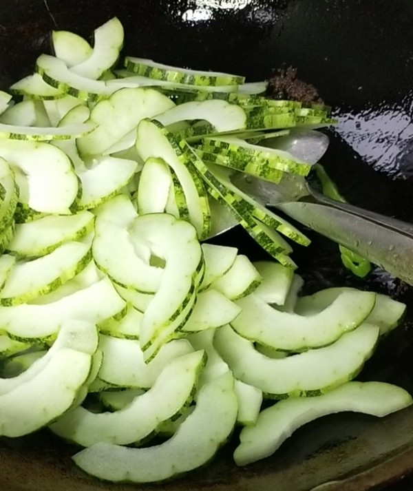 爆炒菜瓜的做法-咸鮮味炒菜譜