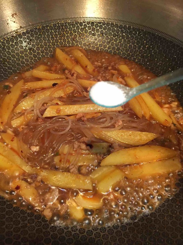 肉末土豆條的做法-香辣味煮菜譜