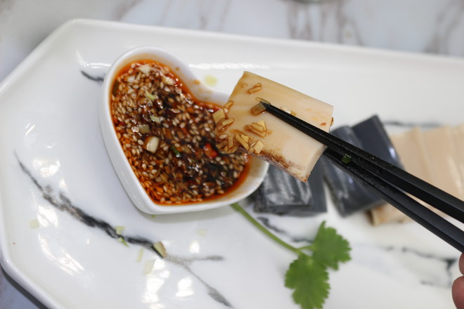 高顏值豬皮凍的做法-家常味拌菜譜-易網(wǎng)健康養(yǎng)生網(wǎng) 高顏值豬皮凍的做法-家常味拌菜譜