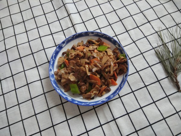 尖椒炒口蘑的做法-家常味炒菜譜-易網(wǎng)健康養(yǎng)生網(wǎng) 尖椒炒口蘑的做法-家常味炒菜譜