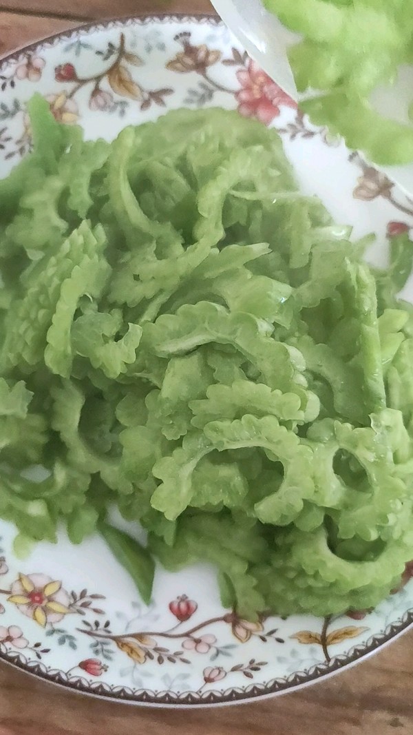 涼拌苦瓜的做法-酸甜味拌菜譜