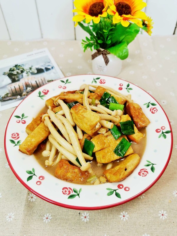 白玉菇燜豆腐的做法-咸鮮味燜菜譜-易網(wǎng)健康養(yǎng)生網(wǎng) 白玉菇燜豆腐的做法-咸鮮味燜菜譜