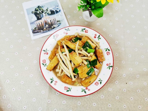 白玉菇燜豆腐的做法-咸鮮味燜菜譜-易網(wǎng)健康養(yǎng)生網(wǎng) 白玉菇燜豆腐的做法-咸鮮味燜菜譜