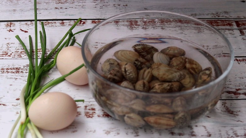 花甲燉蛋的做法-咸鮮味蒸菜譜-易網<a href=http://www.aoa7937.com/ target=_blank class=infotextkey>健康養生</a>網 花甲燉蛋的做法-咸鮮味蒸菜譜