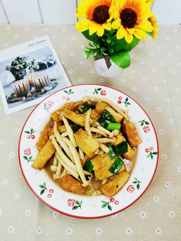 白玉菇燜豆腐的做法-咸鮮味燜菜譜-易網(wǎng)健康養(yǎng)生網(wǎng) 白玉菇燜豆腐的做法-咸鮮味燜菜譜