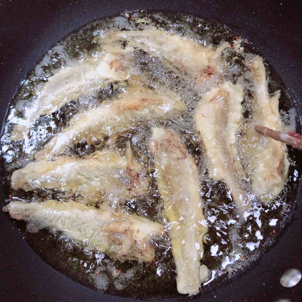 天婦羅小黃魚的做法-咸鮮味炸菜譜
