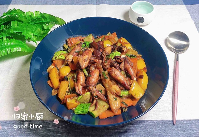 醬爆筆管魷魚(yú)(10分鐘快手菜)的做法-醬香味炒菜譜-易網(wǎng)健康養(yǎng)生網(wǎng) 醬爆筆管魷魚(yú)(10分鐘快手菜)的做法-醬香味炒菜譜