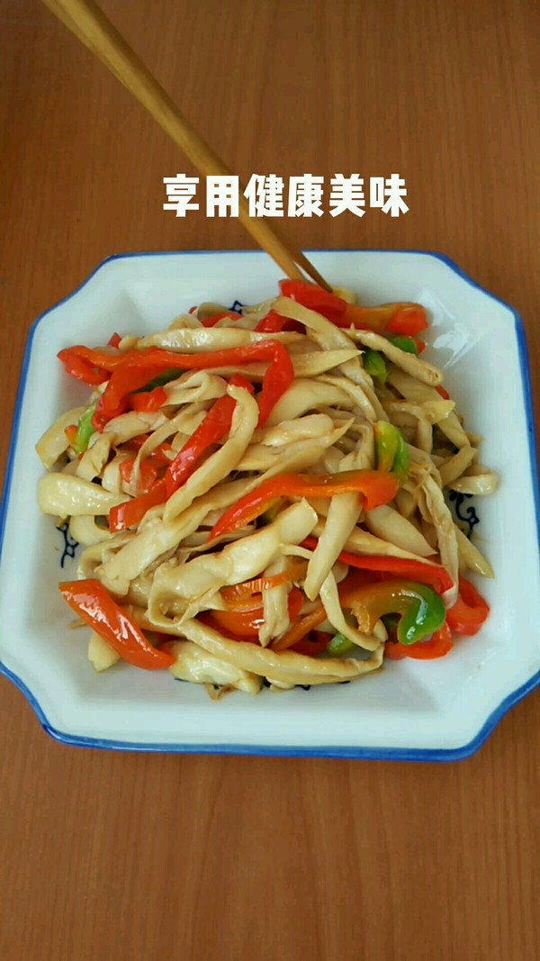 杏鮑菇炒辣椒的做法-家常味炒菜譜-易網健康養生網 杏鮑菇炒辣椒的做法-家常味炒菜譜
