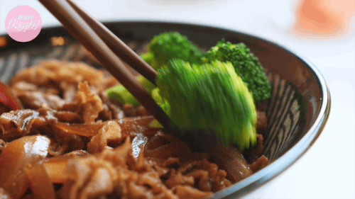 溫泉蛋牛肉飯的做法-家常味炒菜譜
