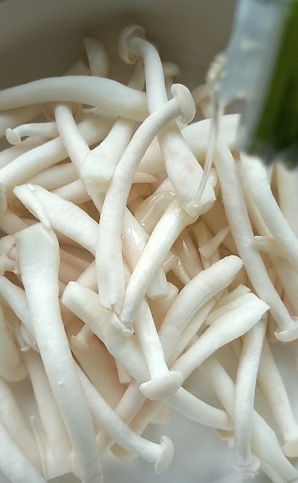 《白玉菇蒸牛肉》的做法-家常味蒸菜譜