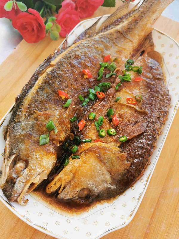 紅燒大黃魚的做法-咸鮮味燒菜譜-易網(wǎng)健康養(yǎng)生網(wǎng) 紅燒大黃魚的做法-咸鮮味燒菜譜