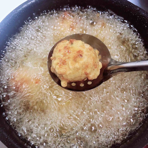 天婦羅土豆蝦球的做法-咸鮮味炸菜譜-易網健康養生網 天婦羅土豆蝦球的做法-咸鮮味炸菜譜