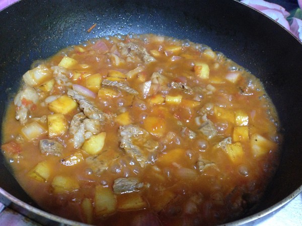 牛排燉土豆的做法-家常味燒菜譜-易網健康養生網 牛排燉土豆的做法-家常味燒菜譜