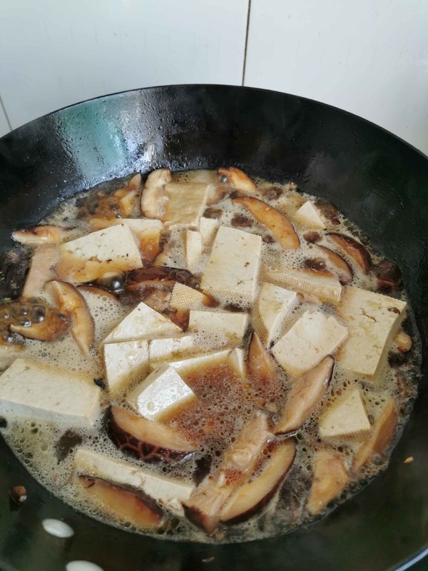 香菇燒豆腐的做法-家常味燒菜譜