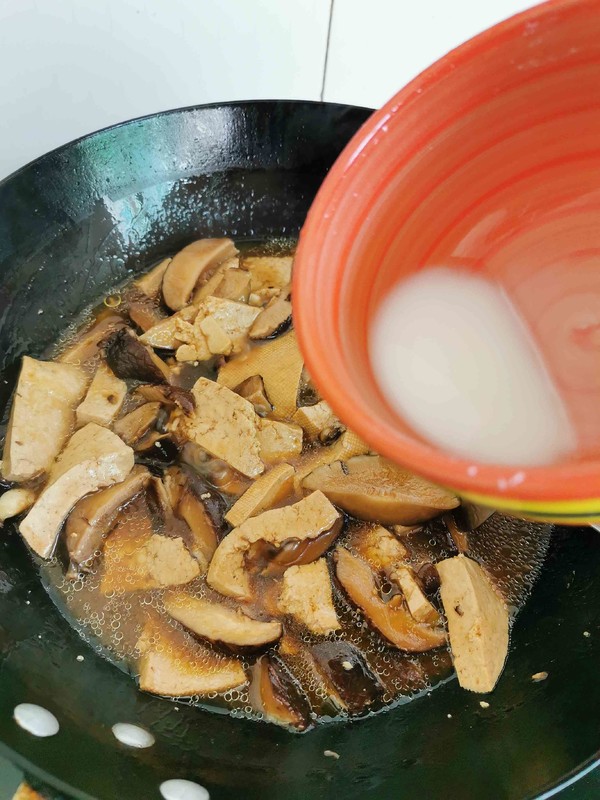 香菇燒豆腐的做法-家常味燒菜譜