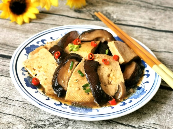 香菇燒豆腐的做法-家常味燒菜譜-易網健康養生網 香菇燒豆腐的做法-家常味燒菜譜