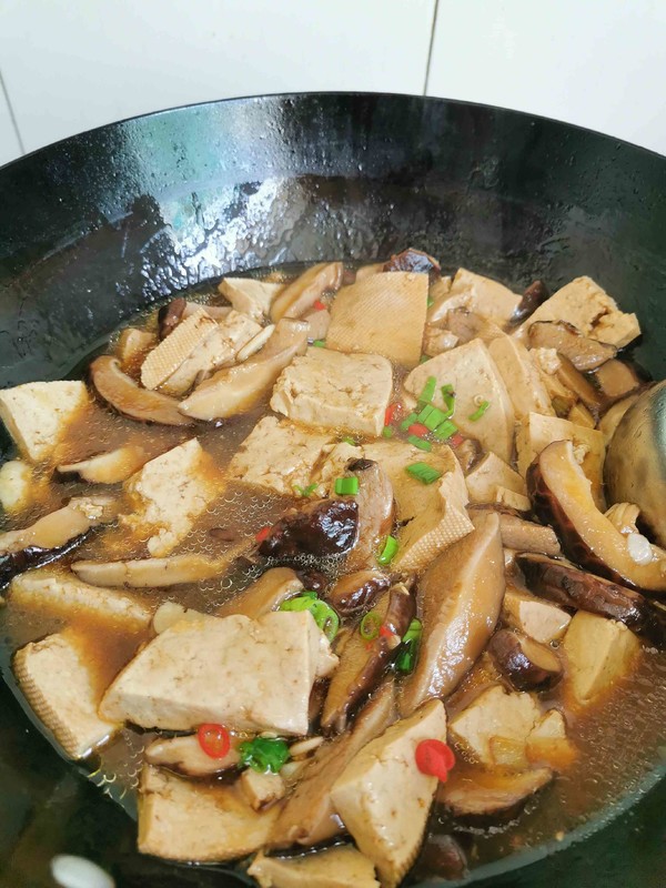 香菇燒豆腐的做法-家常味燒菜譜