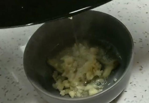 清蒸螃蟹配自制料汁的做法-家常味蒸菜譜-易網健康養生網 清蒸螃蟹配自制料汁的做法-家常味蒸菜譜