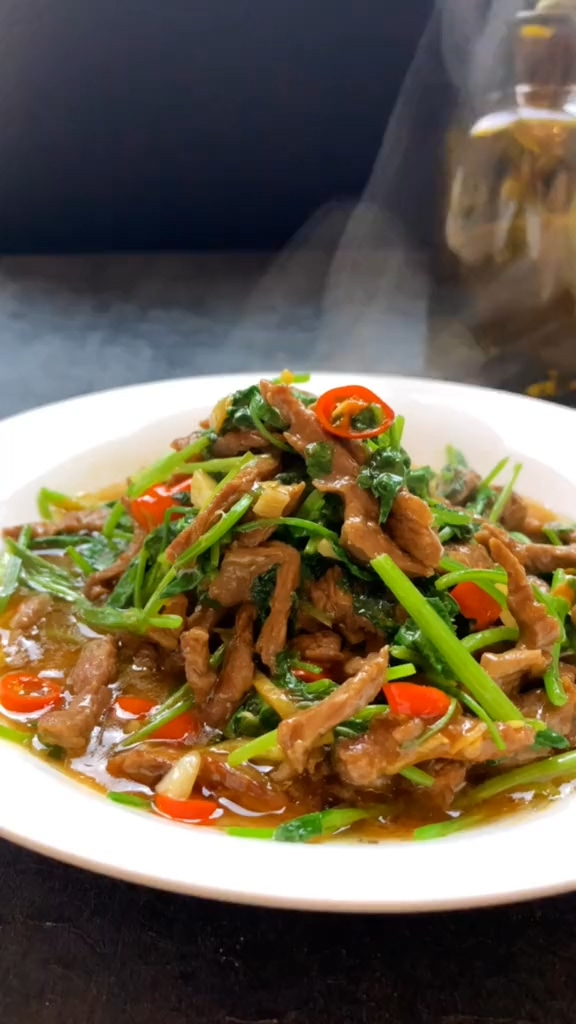 小炒牛肉的做法-咸鮮味炒菜譜-易網(wǎng)健康養(yǎng)生網(wǎng) 小炒牛肉的做法-咸鮮味炒菜譜