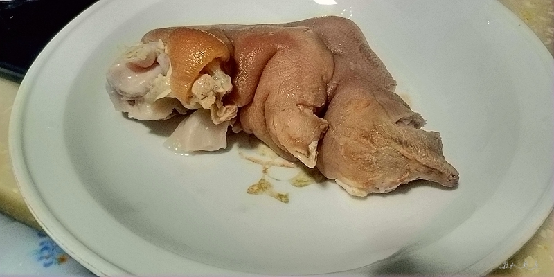 涼拌豬手的做法-麻辣味拌菜譜
