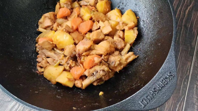 雞腿燉土豆的做法-醬香味燉菜譜-易網健康養生網 雞腿燉土豆的做法-醬香味燉菜譜