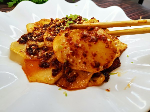 風味土豆片的做法-麻辣味煎菜譜