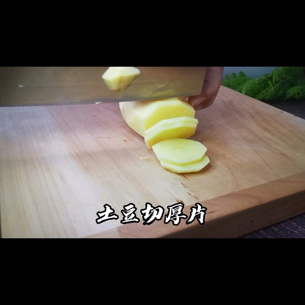 風味土豆片的做法-麻辣味煎菜譜
