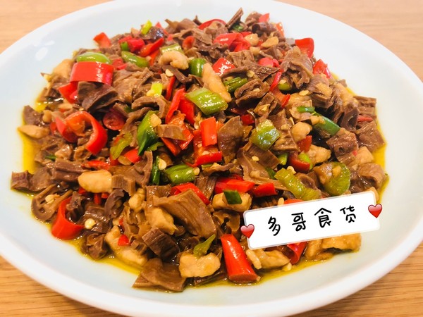 下飯菜~辣椒炒筍干的做法-香辣味炒菜譜-易網健康養生網 下飯菜~辣椒炒筍干的做法-香辣味炒菜譜