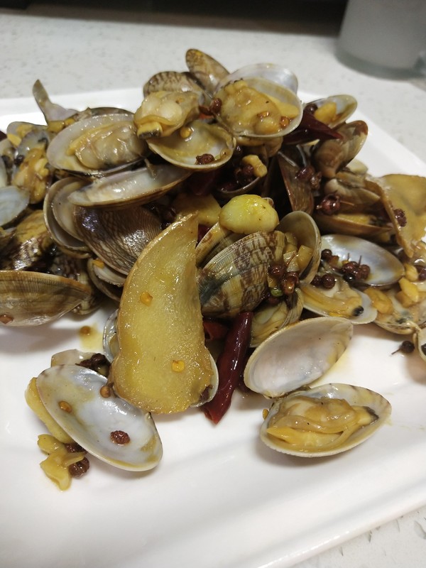 家常風味花蛤的做法-家常味燒菜譜-易網健康養生網 家常風味花蛤的做法-家常味燒菜譜