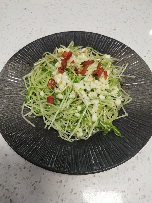 家常拌豆苗的做法-咸鮮味拌菜譜-易網健康養生網 家常拌豆苗的做法-咸鮮味拌菜譜