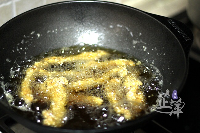 香酥鴨條的做法-香辣味炸菜譜-易網健康養生網 香酥鴨條的做法-香辣味炸菜譜