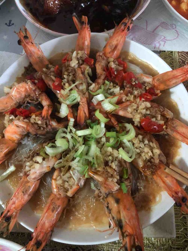 蒜蓉粉絲開背蝦的做法-咸鮮味蒸菜譜-易網(wǎng)健康養(yǎng)生網(wǎng) 蒜蓉粉絲開背蝦的做法-咸鮮味蒸菜譜