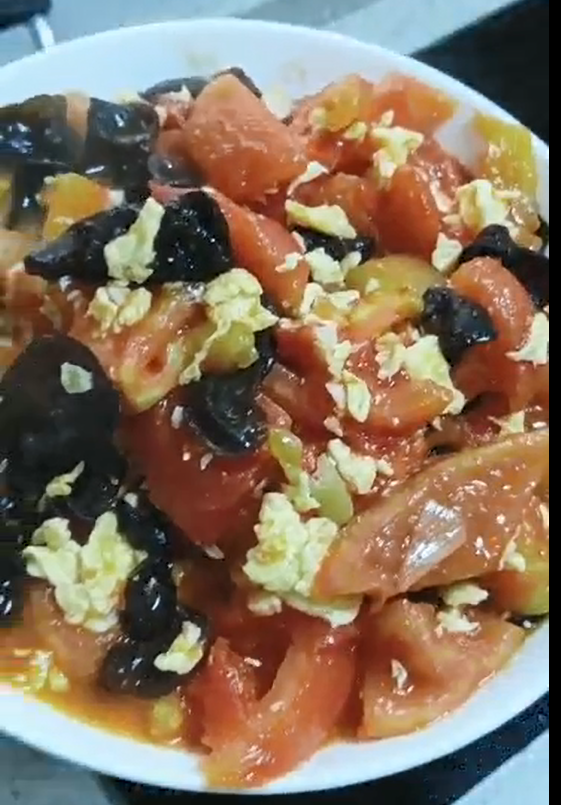 西紅柿木耳炒蛋的做法-酸甜味炒菜譜