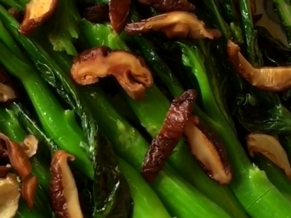 香菇炒芥蘭的做法-家常味炒菜譜-易網健康養生網 香菇炒芥蘭的做法-家常味炒菜譜