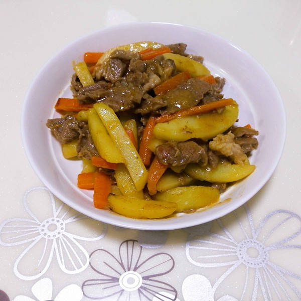 沙爹土豆牛肉的做法-家常味炒菜譜-易網健康養生網 沙爹土豆牛肉的做法-家常味炒菜譜