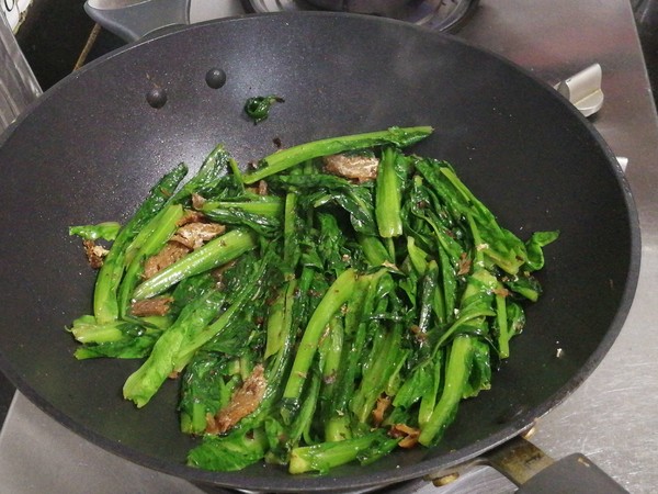 豆豉鯪魚炒麥菜的做法-家常味炒菜譜