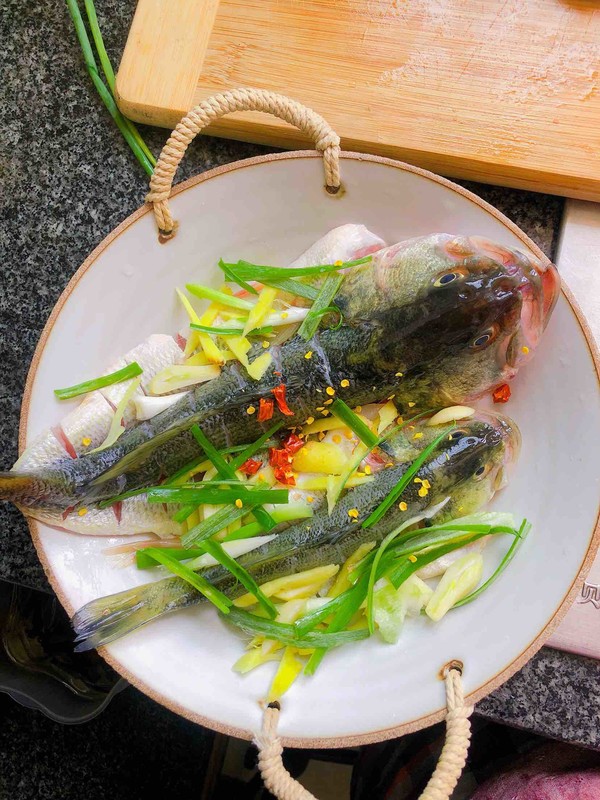豉油蒸鱸魚的做法-醬香味蒸菜譜