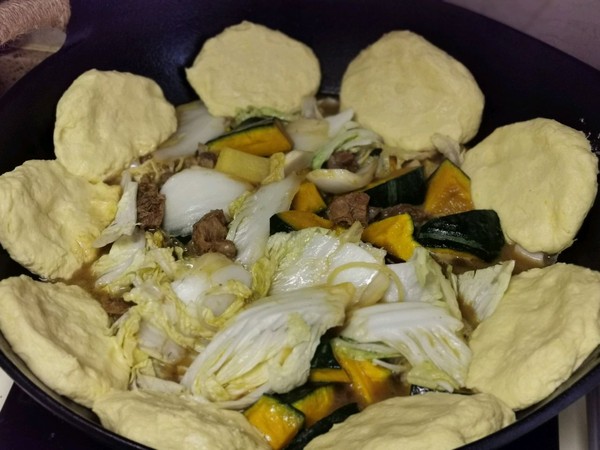 蔬菜燉牛肉貼餅子的做法-家常味燉菜譜-易網健康養生網 蔬菜燉牛肉貼餅子的做法-家常味燉菜譜