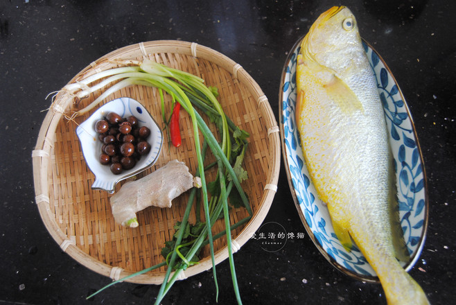 山黃皮燜黃花魚的做法-家常味燜菜譜-易網<a href=http://www.aoa7937.com/ target=_blank class=infotextkey>健康養生</a>網 山黃皮燜黃花魚的做法-家常味燜菜譜