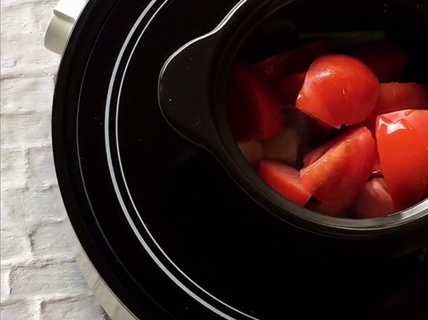 番茄金針菇豆腐的做法-咸鮮味煮菜譜