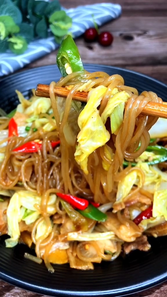 大白菜燉粉條的做法-咸鮮味燉菜譜-易網健康養(yǎng)生網 大白菜燉粉條的做法-咸鮮味燉菜譜