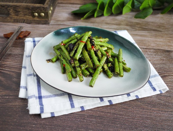 橄欖菜炒豆角的做法-家常味炒菜譜-易網(wǎng)健康養(yǎng)生網(wǎng) 橄欖菜炒豆角的做法-家常味炒菜譜