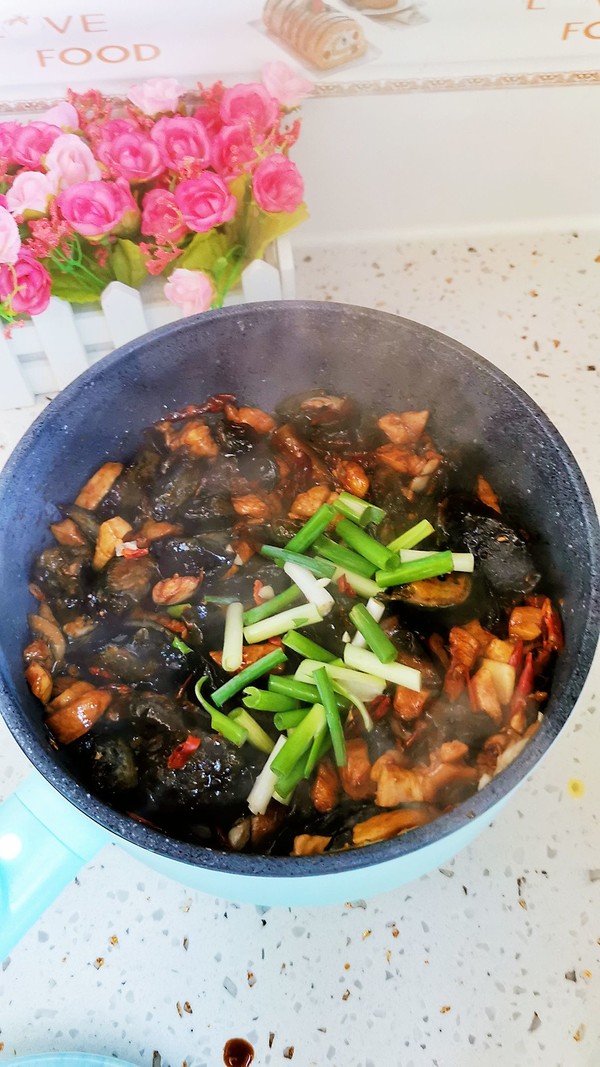 宮保皮蛋（無花生版）的做法-咸鮮味炒菜譜