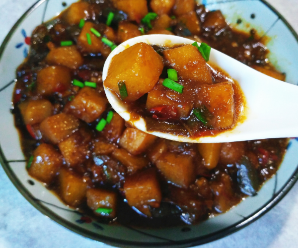 紅燒茄子土豆的做法-家常味炒菜譜-易網(wǎng)健康養(yǎng)生網(wǎng) 紅燒茄子土豆的做法-家常味炒菜譜